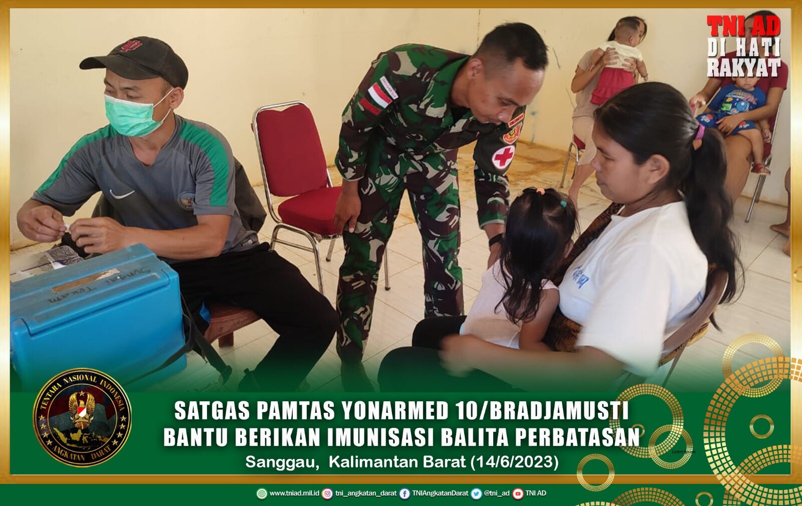 Satgas Pamtas Yonarmed 10 / Bradjamusti Bantu Berikan Imunisasi Balita Perbatasan