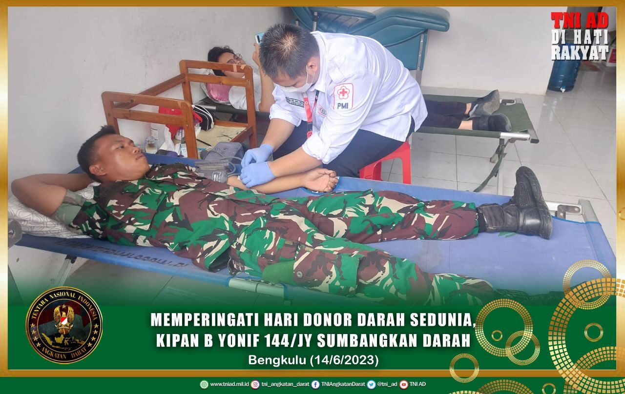 Memperingati Hari Donor Darah Sedunia, Kipan B Yonif 144/Jy Sumbangkan Darah