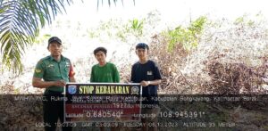 Stop Karhutla, Upaya Babinsa Koramil 1202-03/Sry Menjaga Wilayah Binaan Aman Kebakaran