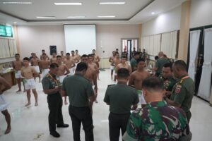 Danrem 143/HO Pimpin Sidang Parade 26 Pemuda Terbaik Sultra Ikuti Seleksi Catar Akmil Sub Panda Kendari