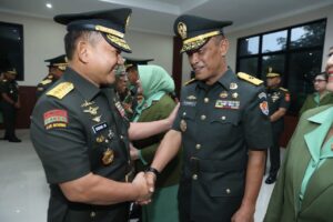 Kasad Terima Laporan Kenaikan Pangkat 18 Pati TNI AD