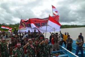 Dandim 1710/ Mimika Korem 174/ ATW Pimpin Aksi Semarak Merah Putih “Satu Dayung Untuk Indonesia”