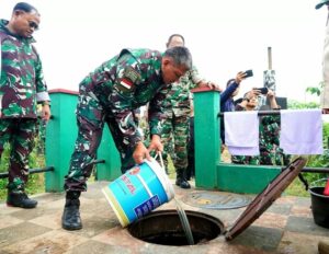 Penanganan Penanggulangan Sampah Domestik Dan Komunal Melalui Penguraian Bakteri Bios 44 DC