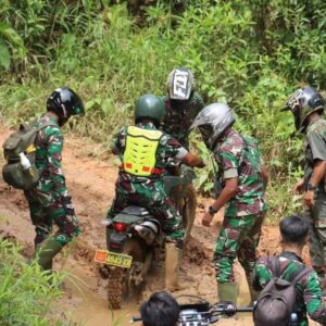 Danrem 121/Abw Kunjungi Desa Ujung Timur Perbatasan Langsung Dengan Prov. Kaltim