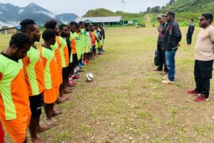 Sinergitas Untuk Negeri, Kolaborasi Satgas Yonif 143/TWEJ Dan Polri Gelar Turnamen Sepakbola Di Papua