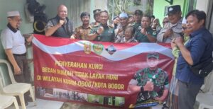 Tangis Haru Nenek Iyoh, Saat Terima Kunci Rumah Dari Dandim Kota Bogor