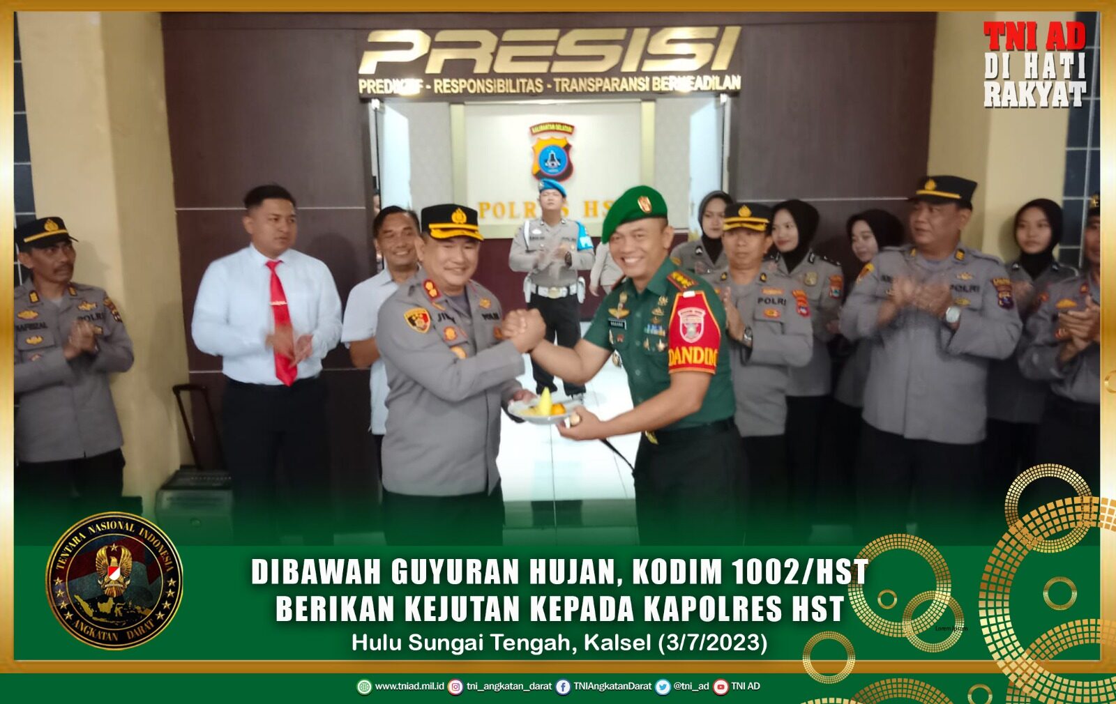 Dibawah Guyuran Hujan, Kodim 1002/HST Berikan Kejutan Kepada Kapolres HST