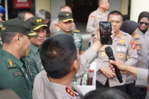 Kendaraan Tempur Anoa Milik Kodam Siliwangi, "Gruduk" Mapolda Jabar