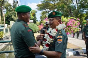 Suasana Haru Selimuti Makorem 162/WB Saat Tradisi Pelepasan dan Penyambutan Danrem