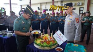 Kadisinfolahtad Sambangi Polres Jakarta Pusat Sampaikan Ucapan Selamat HUT ke 77 Bhayangkara