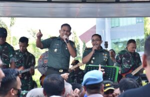 Ramaikan Syukuran HUT Bhayangkara Ke - 77, Band Ajendam II/Sriwijaya Gelar Kolaborasi Dengan Polrestabes Palembang