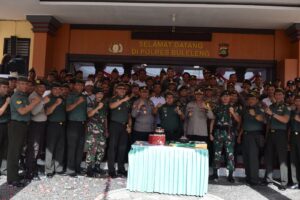 Tiga Pimpinan TNI Datangi Polres Buleleng Berikan Ucapan dan Kue HUT Bhayangkara Ke - 77