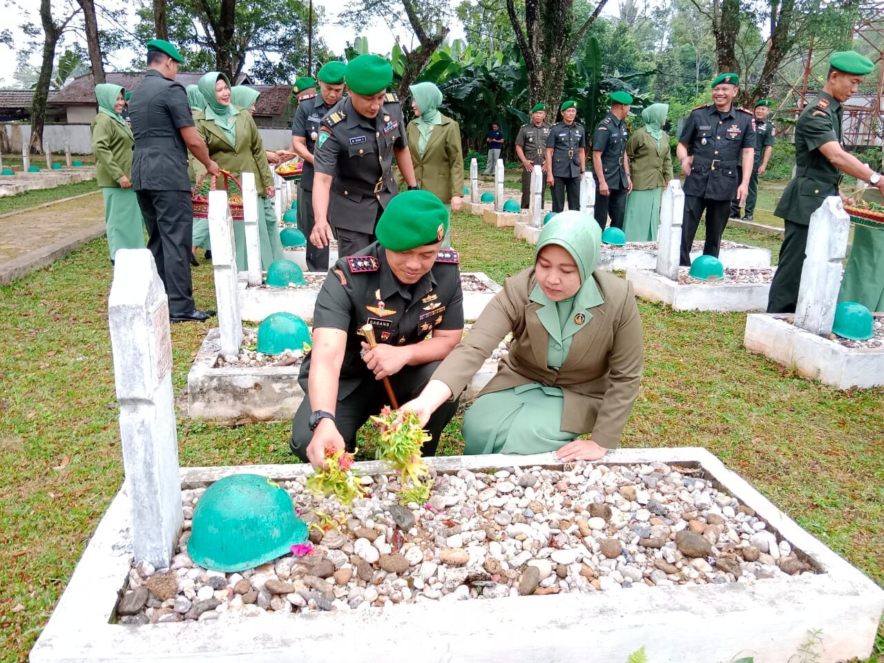 Kodim Hst Bersama Yonif Mtg Gelar Ziarah Rombongan Dalam