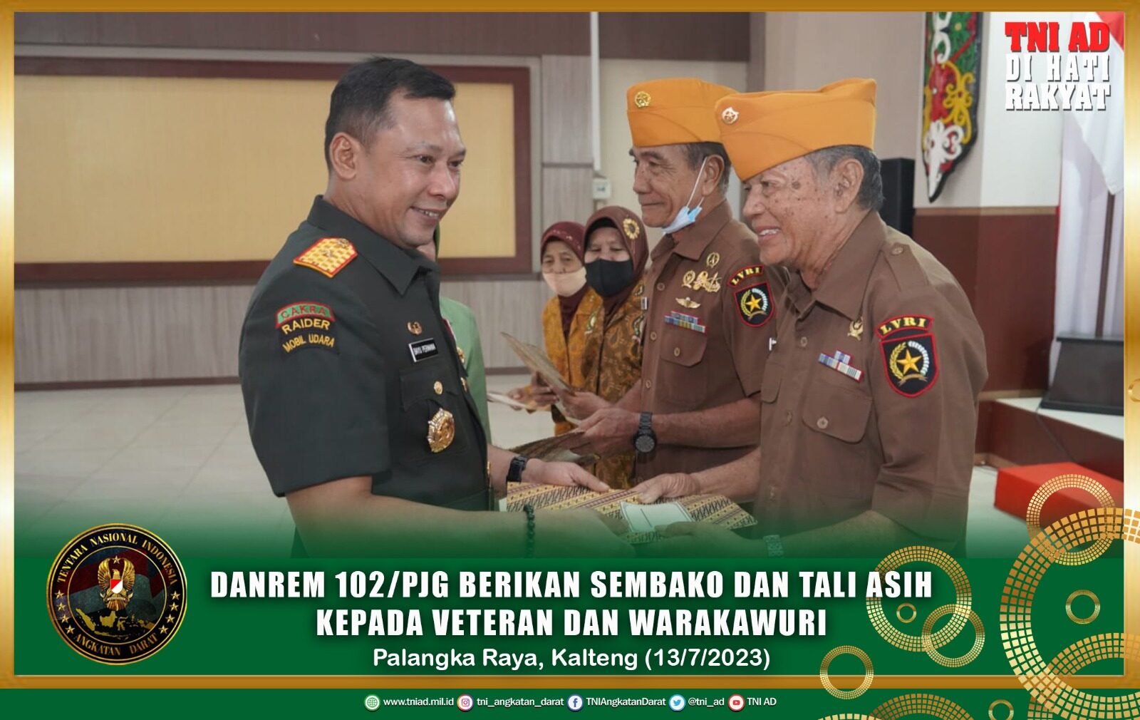 Danrem 102/Pjg Berikan Sembako dan Tali Asih Kepada Veteran dan Warakawuri Dalam Rangka HUT ke-65 Kodam XII/Tpr