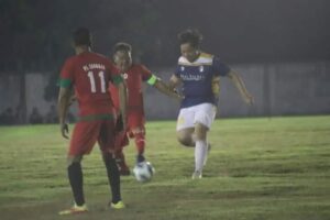 Adu Skill Forkopimda Sanggau Dengan BPK Prov Kalbar Dalam Laga Eksebisi Turnamen Sepakbola Daranante Cup