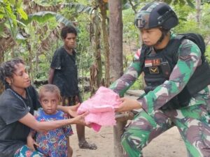 Satgas Yonif 143/TWEJ Hadirkan Kegembiraan Warga Pedalaman Papua