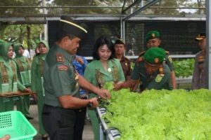 Danrem 045/Garuda Jaya Berikan Pengarahan Kepada Personel, PNS dan Persit di Makodim 0413/Bangka