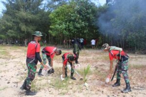 Jelang Festival Kali Maro, Personel Yonif 757/GV Gelar Karya Bakti Bersama Masyarakat