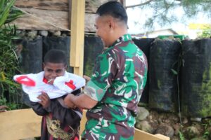 Hari Anak Nasional 2023, Ada Senyum Anak-anak Papua Bersama Yonif MR 411/Pandawa Kostrad