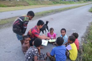 Hari Anak Nasional 2023, Ada Senyum Anak-anak Papua Bersama Yonif MR 411/Pandawa Kostrad