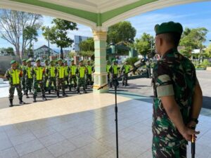 Dandim 0103/Aut Serahkan 100 Rompi Untuk Babinsa