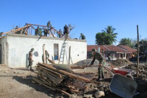 Peduli Sesama, Satgas Yonif RK 744/SYB Bakti Sosial dan Karya Bakti di Panti Asuhan Bina Bunga Bangsa