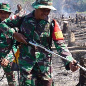 Kasdim 1206/Psb Pimpin Patroli Pemantauan Antisipasi Karhutla di Sektor Utara Desa Nanga Nyabau