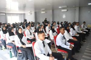 Kasrem 142/Tatag Berikan Materi Bela Negara Kepada Mahasiswa Baru Poltekkes Kemenkes Mamuju
