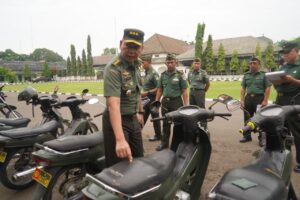 Kasrem Cek Kendaraan Dinas Personel Korem 064/Maulana Yusuf