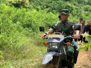 Danrem 011/LW Peletakan Batu Pertama Pembangunan Mushola dan Pemberian Bendera Merah Putih