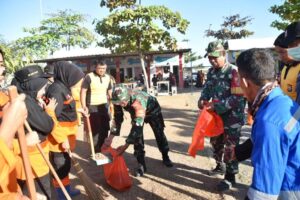 Sinergi TNI, Polri, Pemda, IKA Unhas dan Masyarakat Wujudkan Aksi Nyata Pantai Bebas Sampah