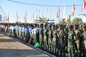 Sinergi TNI, Polri, Pemda, IKA Unhas dan Masyarakat Wujudkan Aksi Nyata Pantai Bebas Sampah