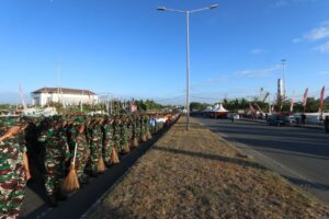 Sinergi TNI, Polri, Pemda, IKA Unhas dan Masyarakat Wujudkan Aksi Nyata Pantai Bebas Sampah