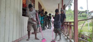 Back To School, Satgas Yonif PR 433/JS Ikut Jadi Tenaga Pengajar di Distrik Dal