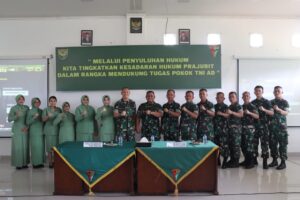 Prajurit dan Persit Brigif 8/GC Terima Penyuluhan Hukum