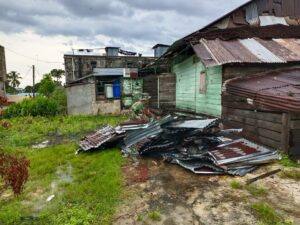 Personel Koramil Rupat bantu warga terdampak angin puting beliung di Rupat Utara