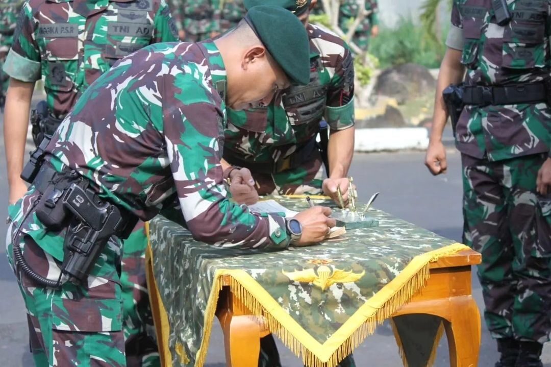 Yonif Para Raider 502/Ujwala Yudha Gelar Tradisi Penyambutan Pejabat ...