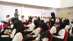 Dandim 1402/Polman Bekali Tim Paskibra Materi Wawasan Kebangsaan