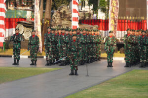 Kaskostrad Pimpin Upacara HUT ke-78 Kemerdekaan RI di Markas Kostrad