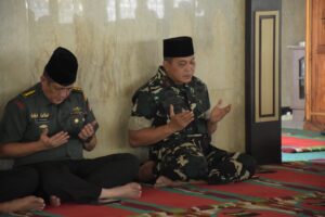 Wajibkan Sholat 5 Waktu di Masjid Secara Berjamaah