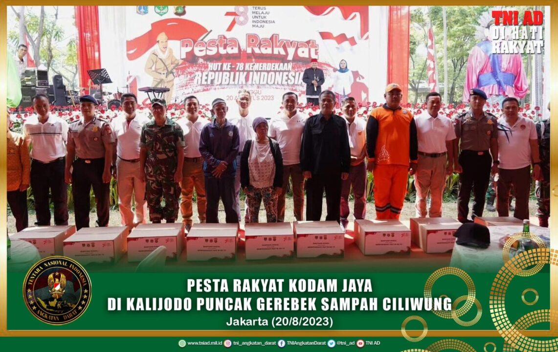 Pesta Rakyat Kodam Jaya di Kalijodo Puncak Gerebek Sampah Ciliwung