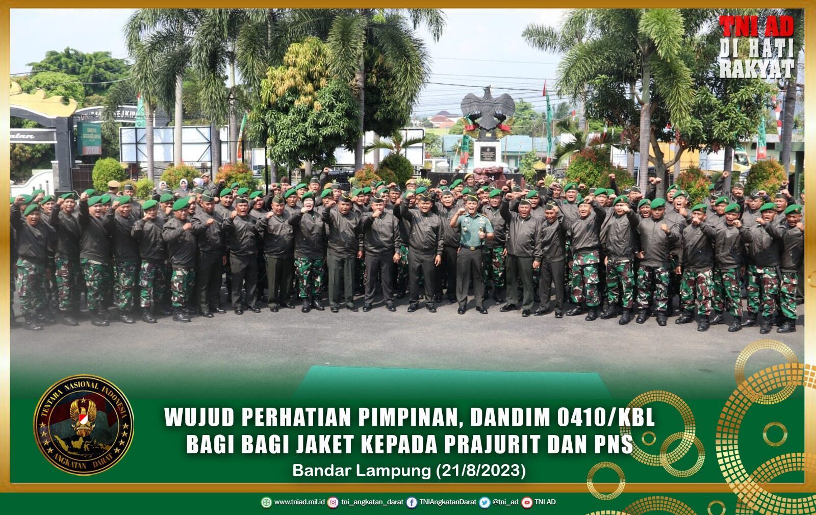 Wujud Perhatian Pimpinan, Dandim 0410/KBL Bagi-bagi Jaket Kepada Prajurit dan PNS