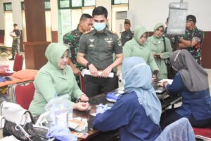 125 Prajurit dan Kelurga Besar Rindam Jaya Donor Darah