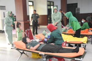 125 Prajurit dan Kelurga Besar Rindam Jaya Donor Darah