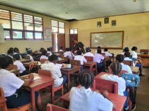Satgas Yonif 310/KK Berikan Penyuluhan Kesehatan Kepada Siswa Sekolah di Perbatasan RI-PNG