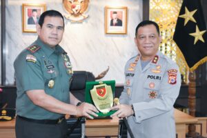 Perkuat Sinergitas TNI-Polri, Pangdam Kunjungan Perdana ke Polda Maluku