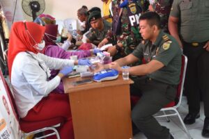 Peringati HUT Ke-78 Kemerdekaan RI, Prajurit dan PNS Jajaran Kodam II/Swj Laksanakan Donor Darah