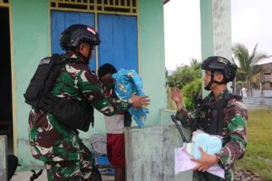 Aksi Kemanusiaan Pasukan Pandawa Kostrad di Sarang KSTP Papua