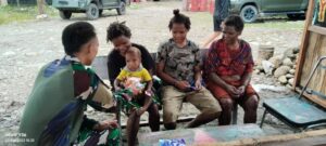 Satgas Yonif MR 411/Pengobatan Gratis Warga Distrik Kenyam