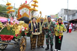 Dandim 0824/Jember Lepas karnaval Pelajar Kecamatan Kalisat, Ajak Pelajar Semangat Meraih Prestasi Jadi Pemimpin Bangsa